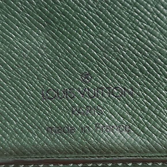 Green Louis Vuitton Epi Snap Wallet - Picture 4 of 16